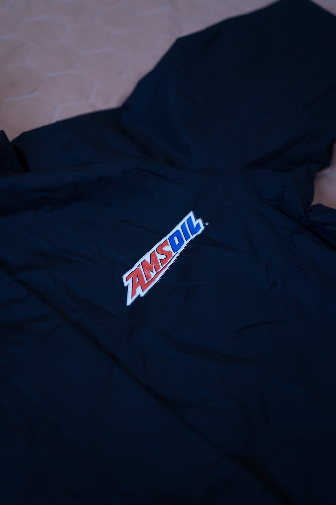 AMSOIL Lightweight hooded windbreaker/rain jacket